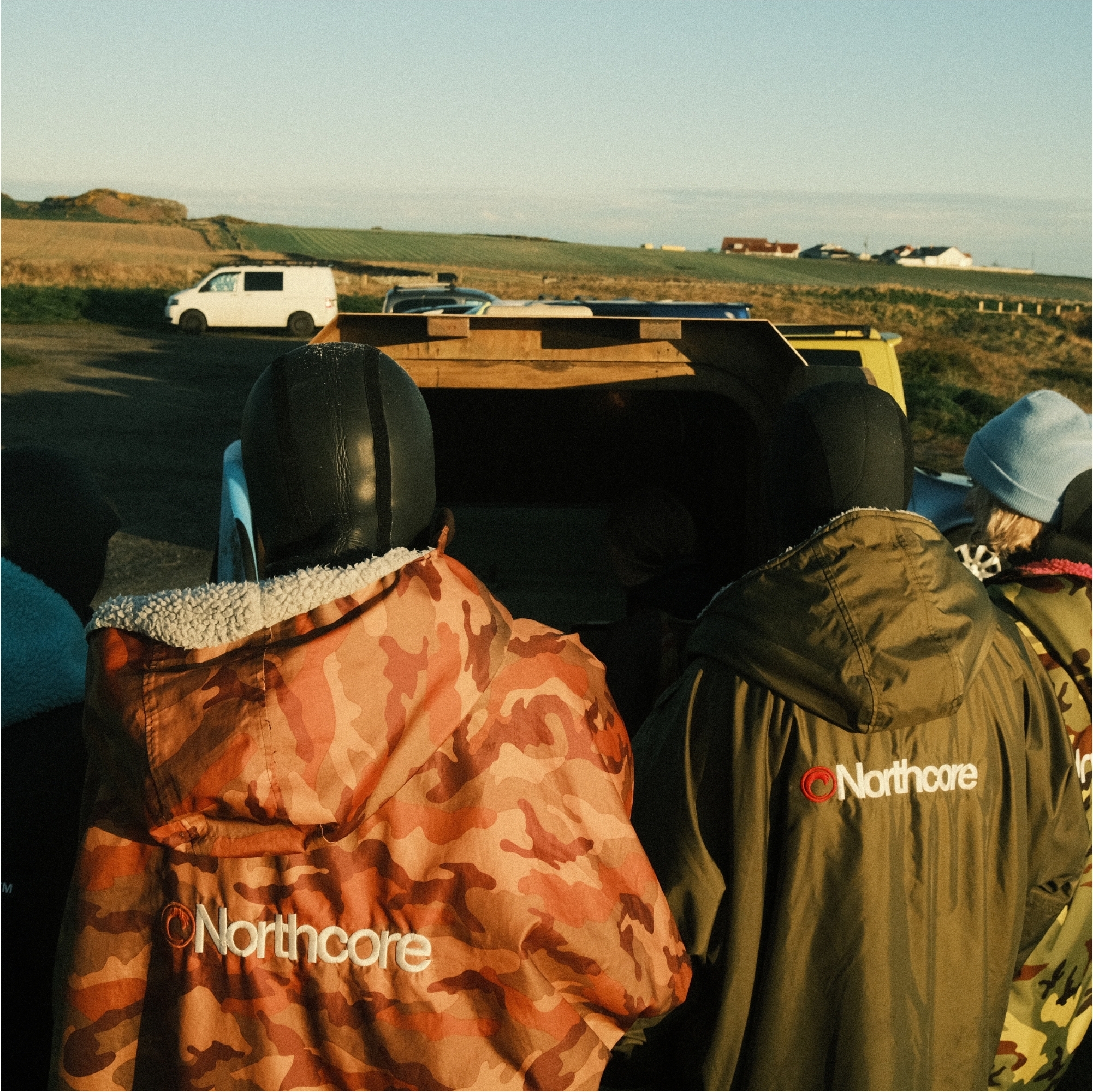 2025 Northcore Beach Basha Sport Long Sleeve Changing Robe / Poncho NOCO24N - Sage